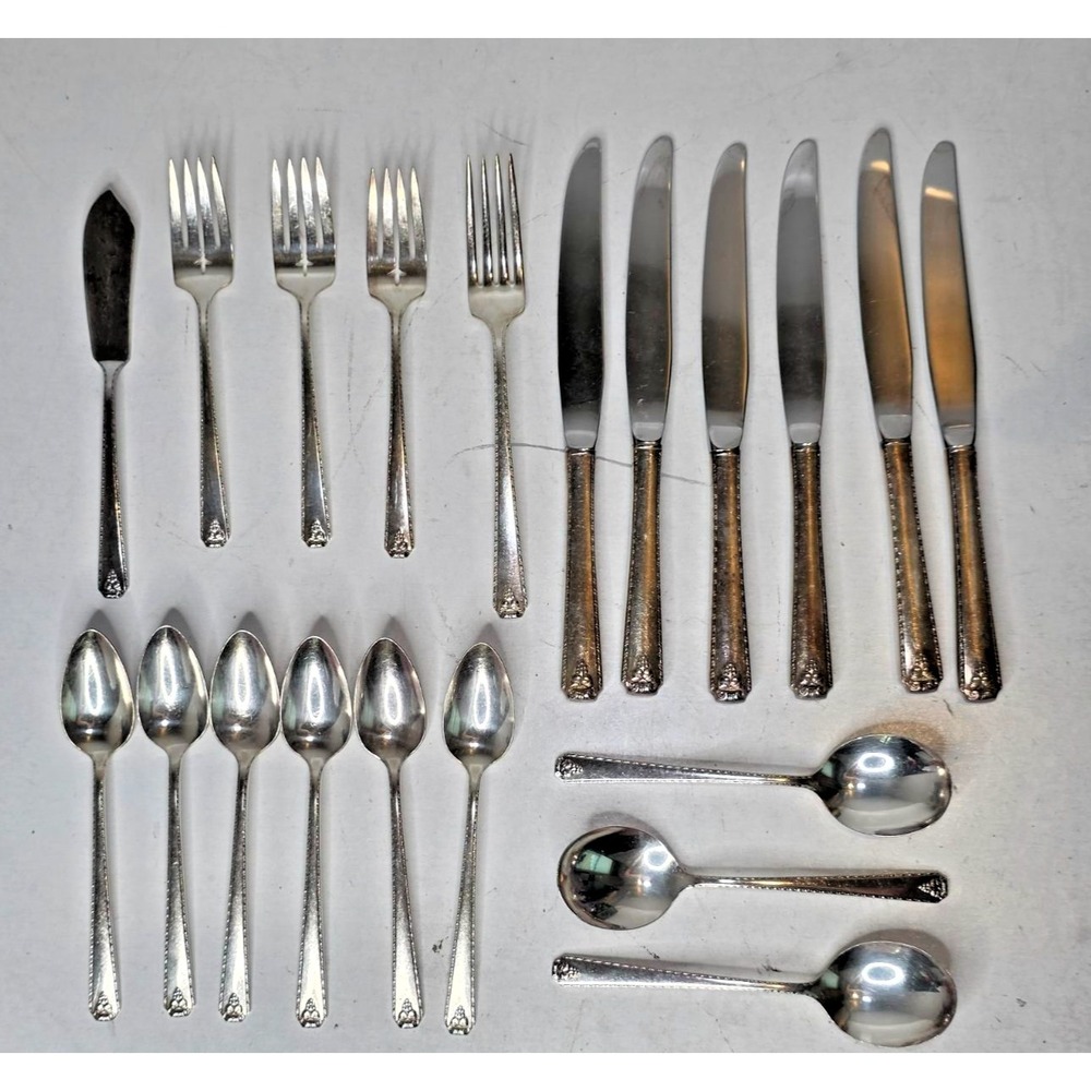 Oneida Prestige Plate BORDEAUX Silverplate Serving Spoons Forks Knifes Set of 20